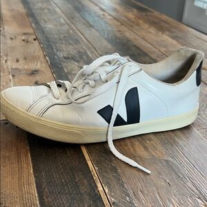 Veja White and Black Casual Sneakers